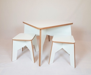 Zestaw dziecięcy stolik + 2 taborety